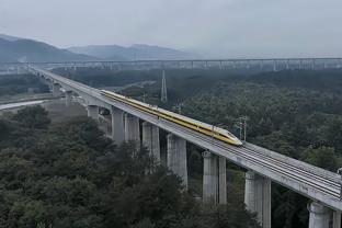 莱万：年轻时本可去英国踢球，当时航班都订好但因火山喷发而错过