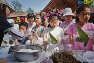 完美发挥！维尼修斯半场戴帽当选国家德比全场最佳球员